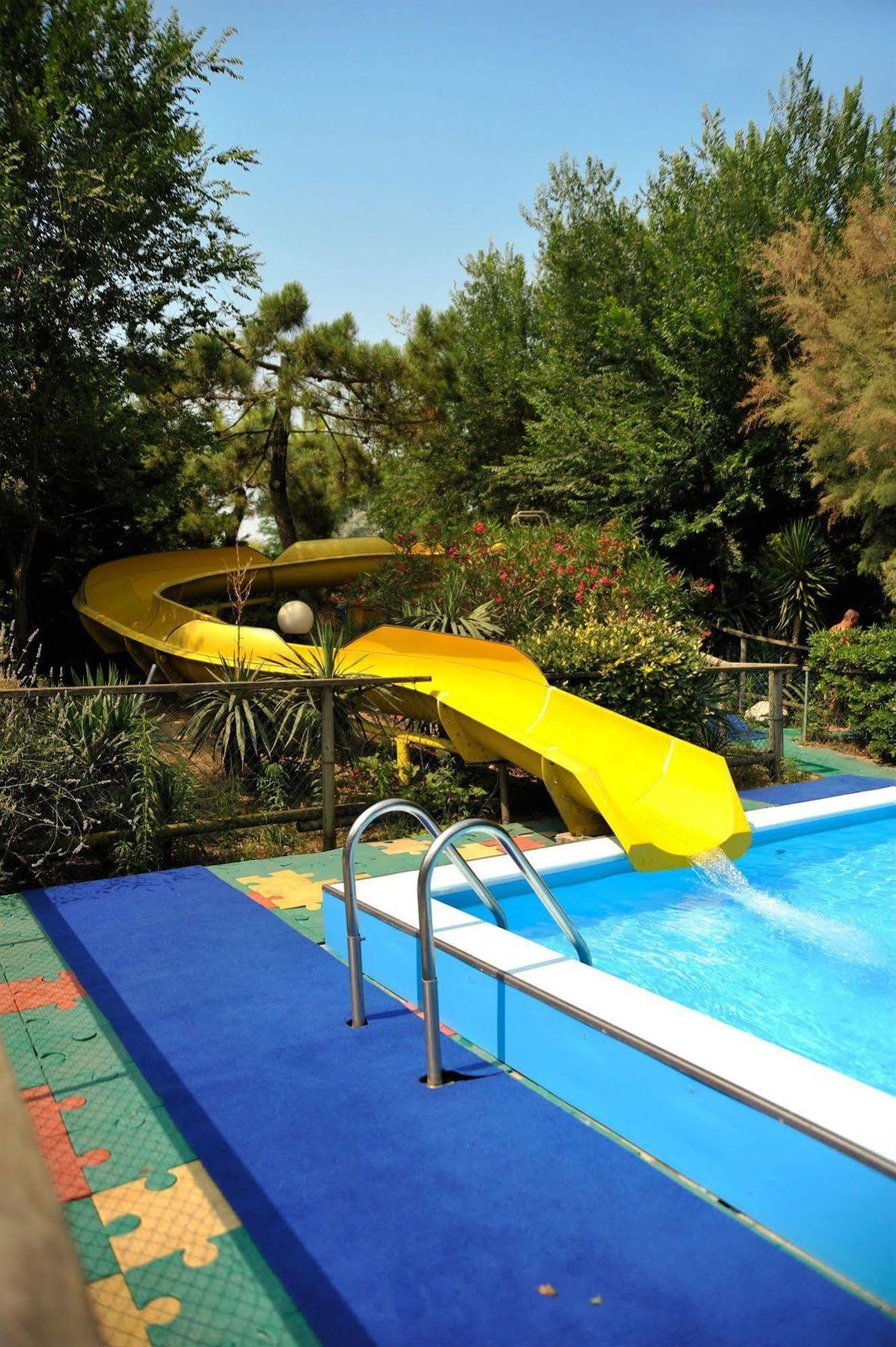 Holiday Center Valdor Cavallino-Treporti Exterior photo